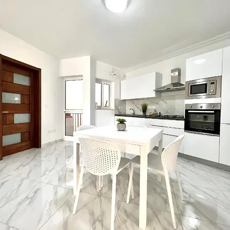 Condo With Patio Overlooking Piazza Gżira Kültér fotó